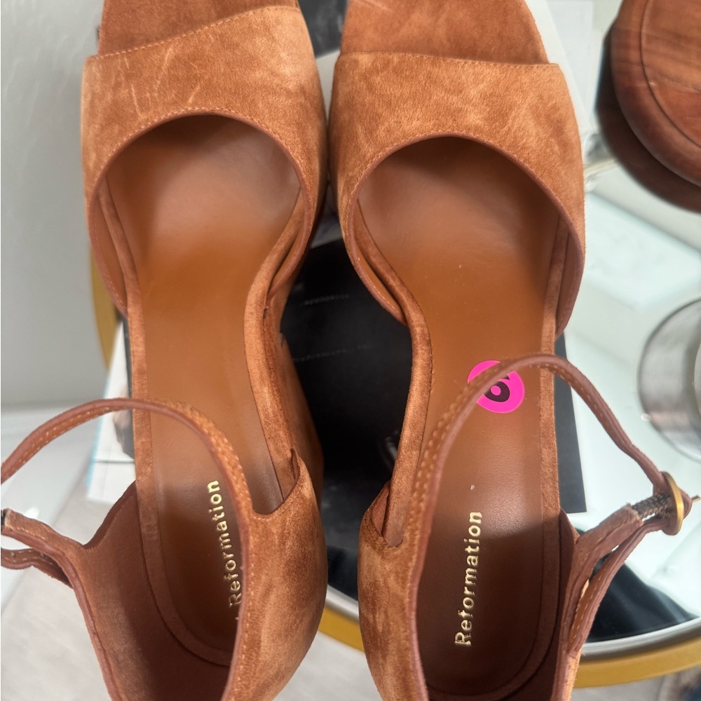 NEW Reformation Women's Judy Platform Sandal Size 9 in Rum Suede - Picture 3 of 9